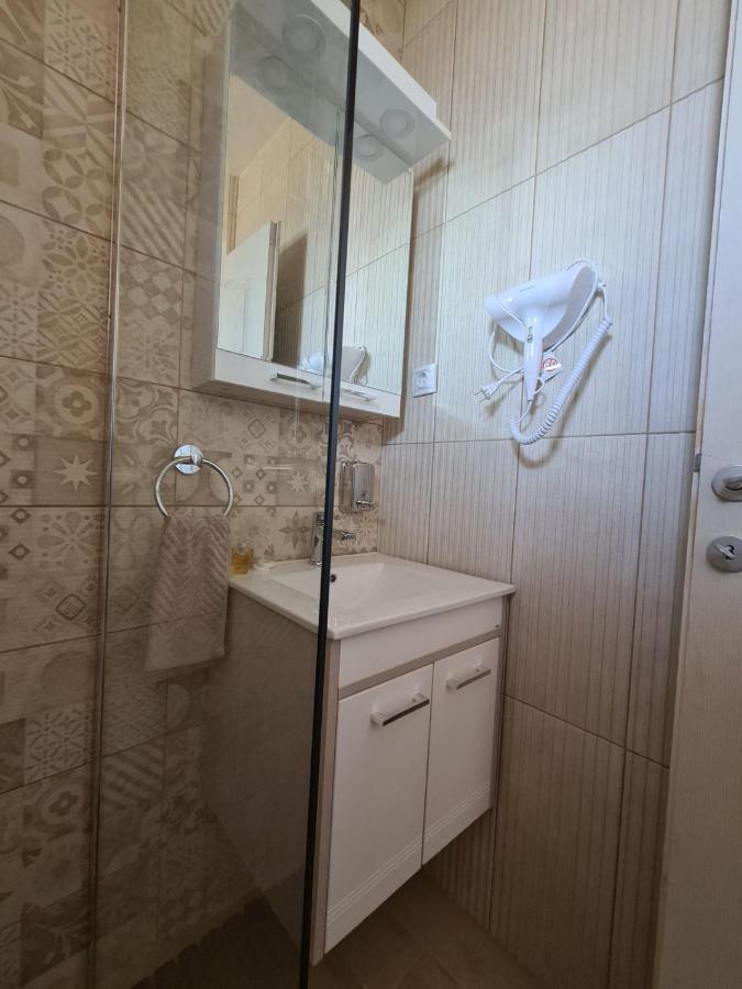 Salas Isailovi Sremska Mitrovica Luaran gambar