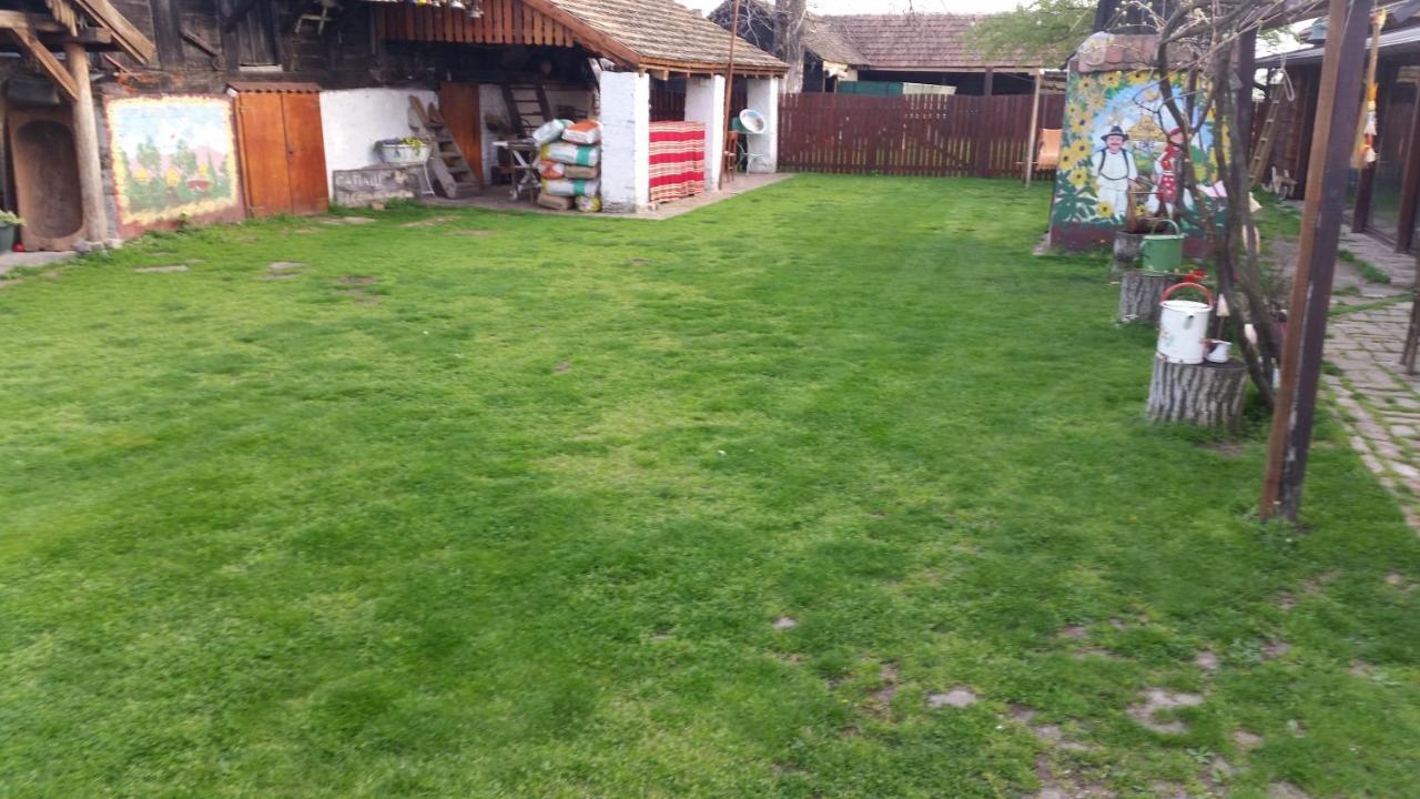 Salas Isailovi Sremska Mitrovica Luaran gambar