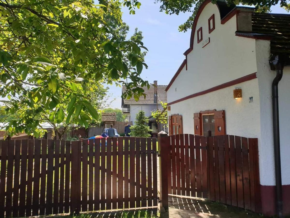 Salas Isailovi Sremska Mitrovica Luaran gambar