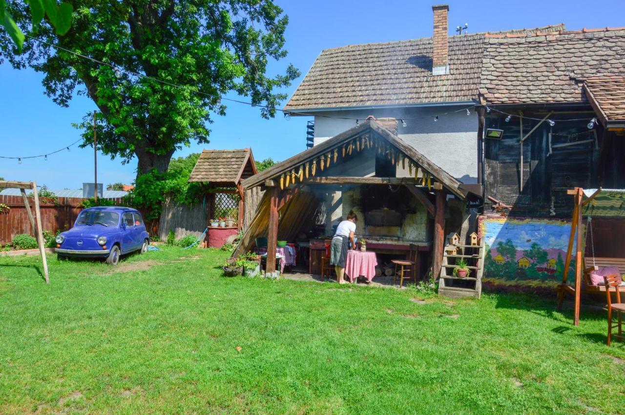 Salas Isailovi Sremska Mitrovica Luaran gambar