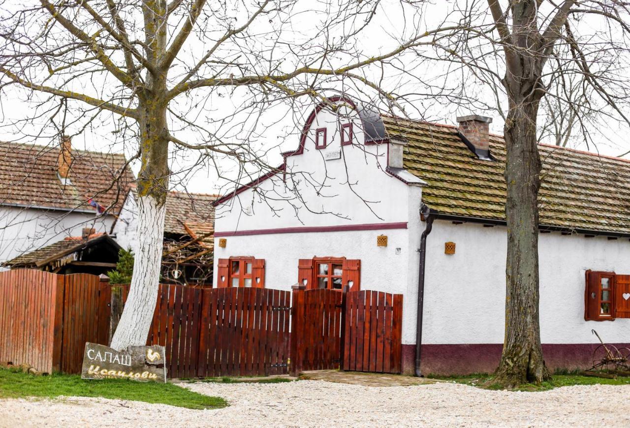 Salas Isailovi Sremska Mitrovica Luaran gambar