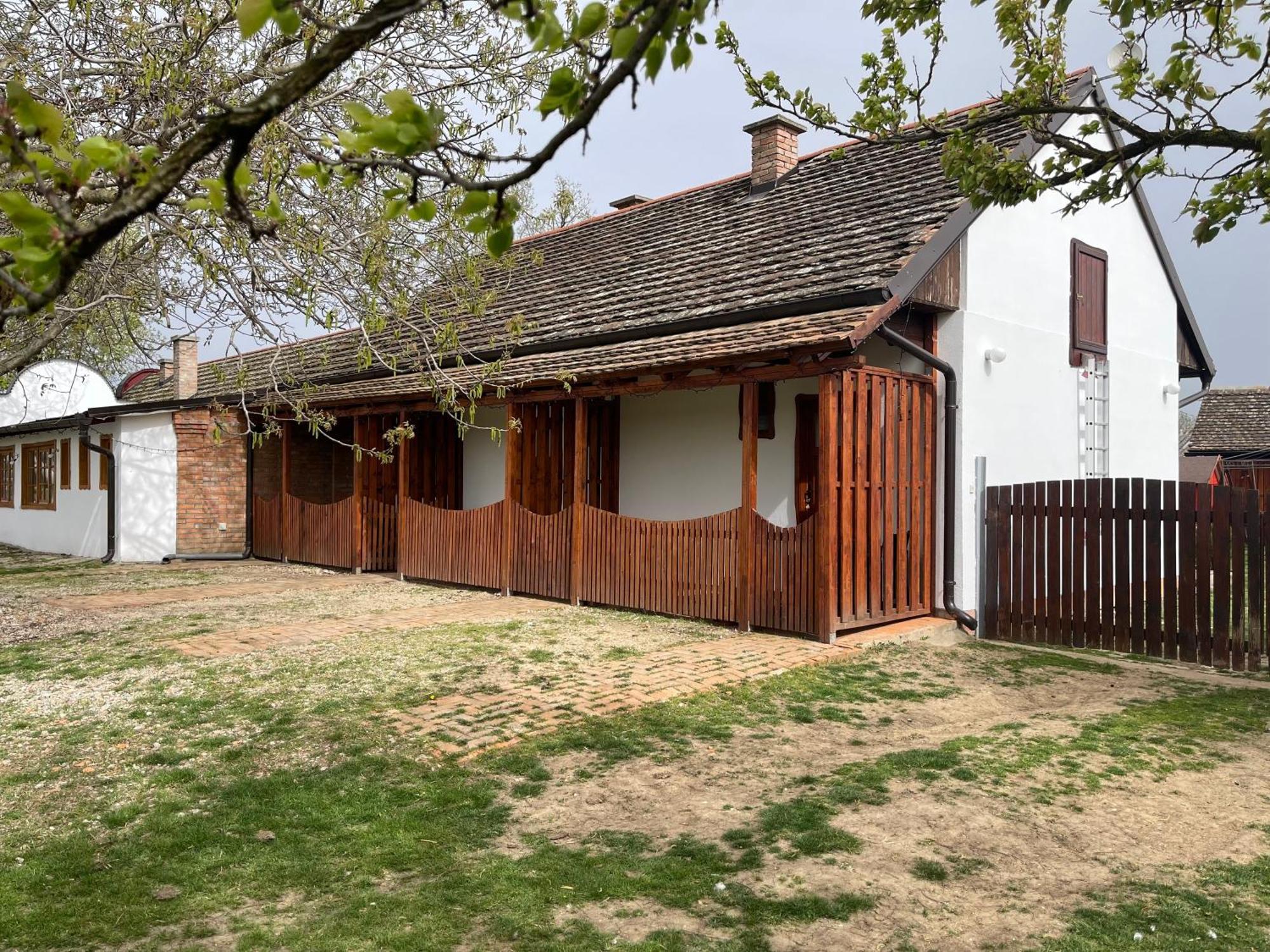Salas Isailovi Sremska Mitrovica Luaran gambar