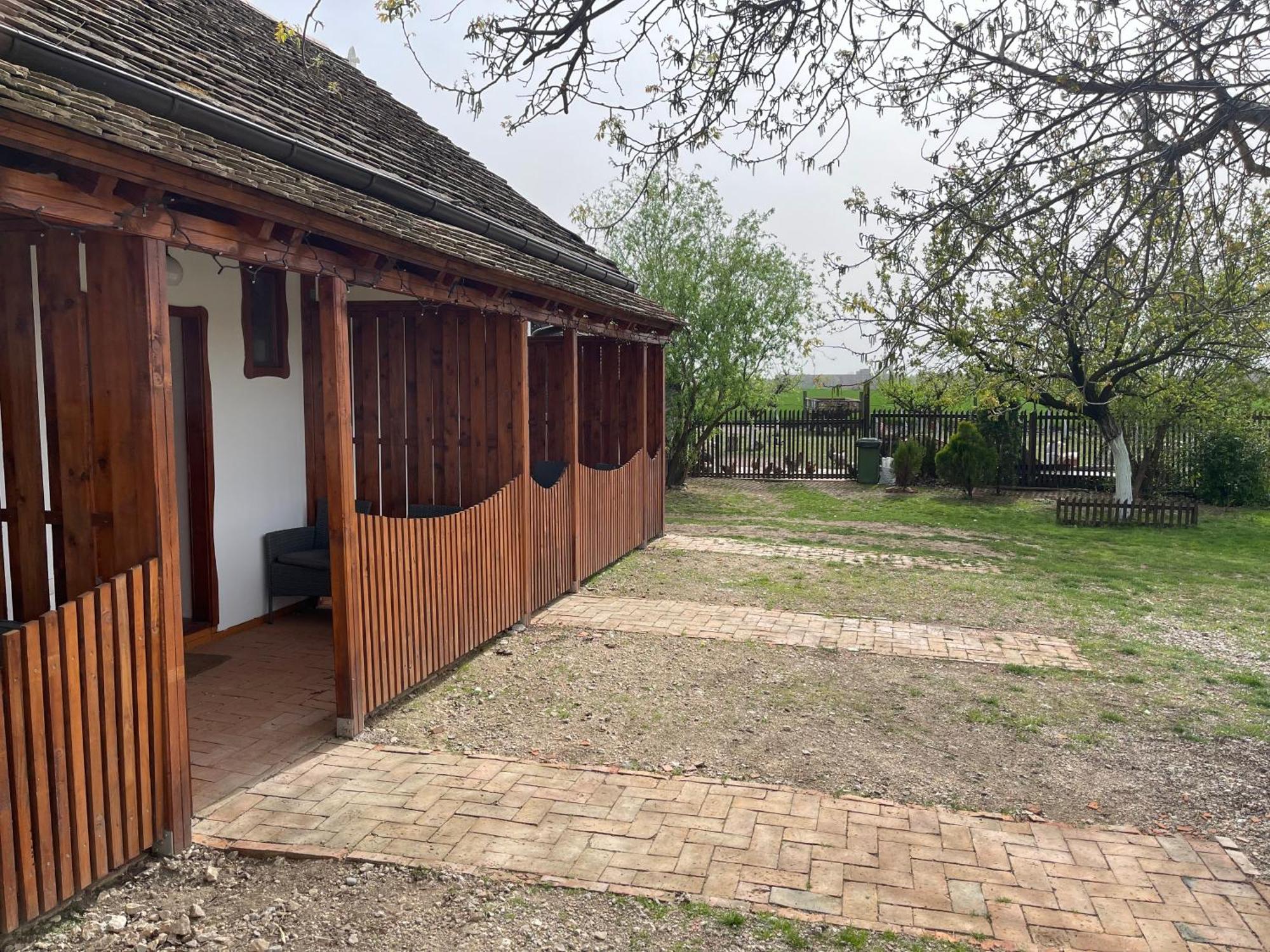 Salas Isailovi Sremska Mitrovica Luaran gambar